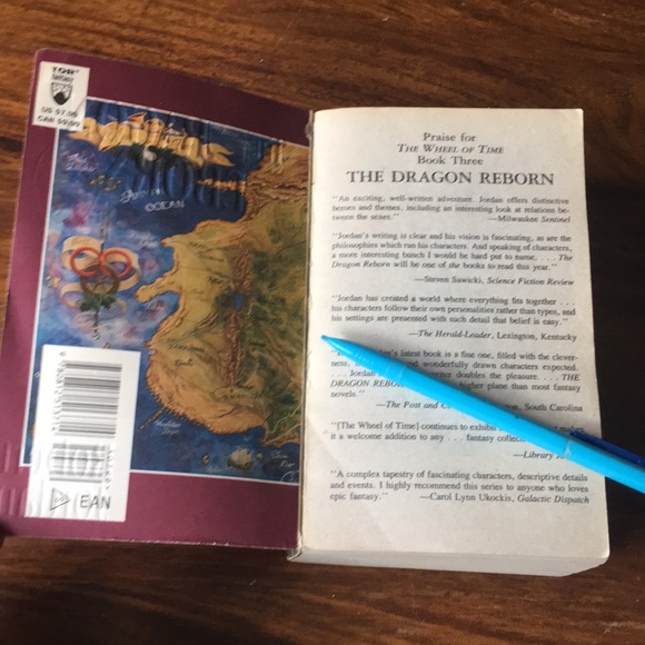 Robert Jordan (Lot of 5) WHEEL OF TIME used books TOR paperbacks # 1, 2, 3, 4, 7 - Picture 11 of 13